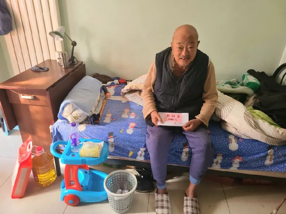 寒冬送溫暖，關(guān)懷暖人心—大龍集團(tuán)工會組織慰問活動